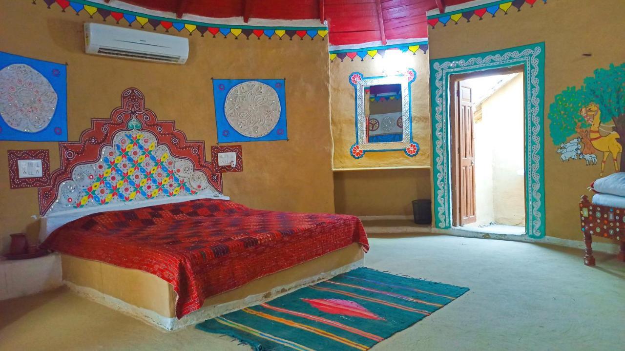 Mahefeel E Rann Resort Bherandiāla Екстериор снимка