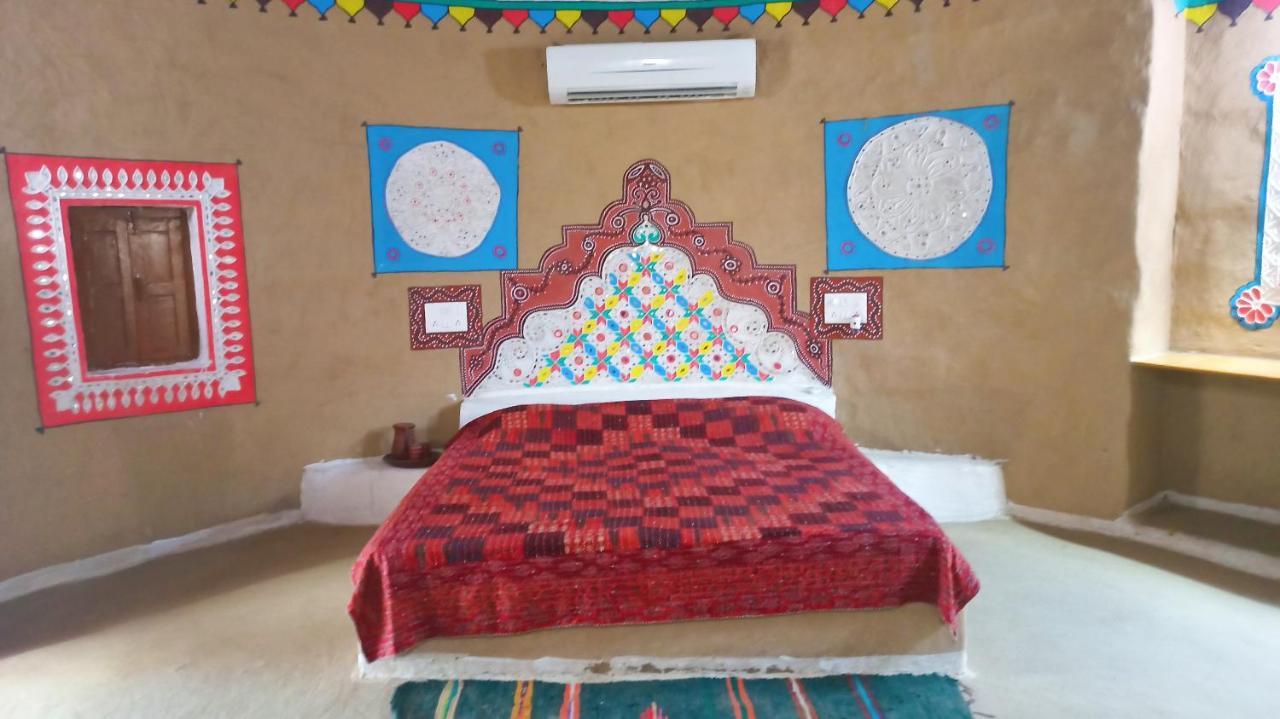 Mahefeel E Rann Resort Bherandiāla Екстериор снимка